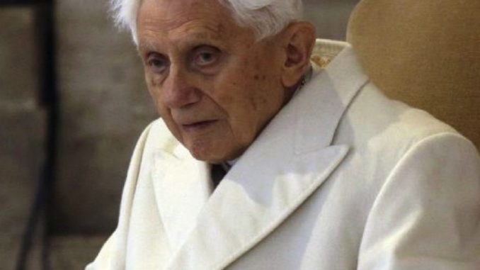 Papież Benedykt XVI nie żyje