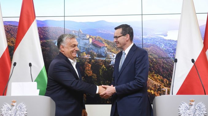 Premier Morawiecki spotka się z Orbanem.