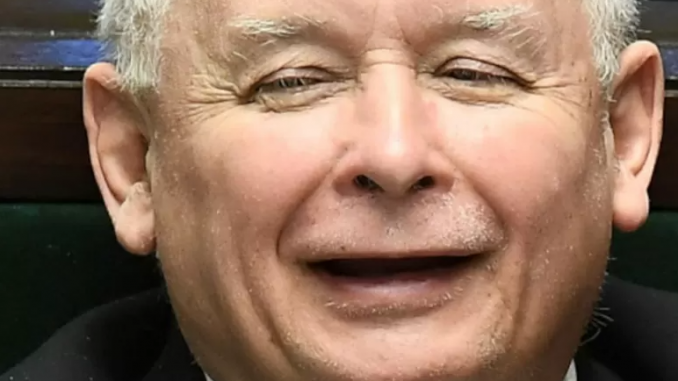Kaczyński chce znów przekupić Polaków