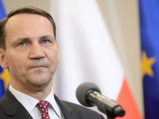 Rząd chce zniszczyć największą inwestycję USA w Polsce