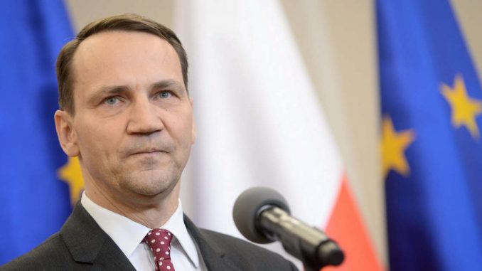 Rząd chce zniszczyć największą inwestycję USA w Polsce