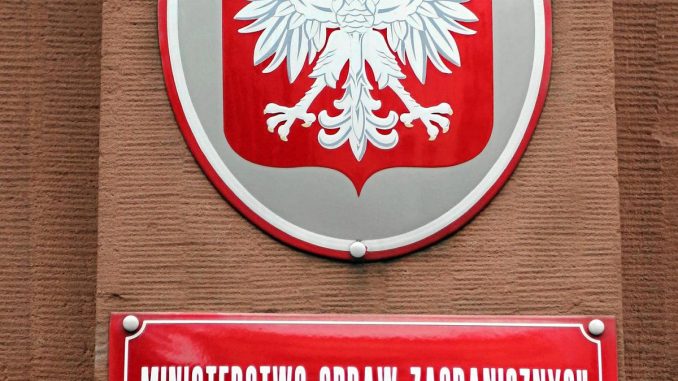 Tak wybuchła awantura o polskie wizy za 170 mln zł. "Kuriozalny protest" pod ambasadą i trzy odwołania