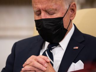 Joe Biden zasnął podczas spotkania z premierem Izraela? Nagranie hitem sieci