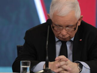 PiS przegrywa swoje ideologiczne wojny. Polacy idą w odwrotnym kierunku niż prezes Kaczyński