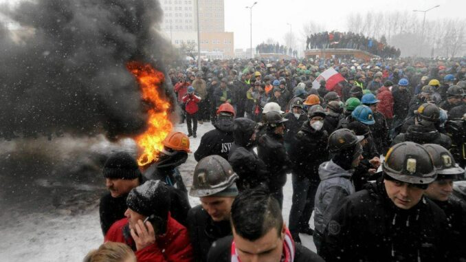 Protest na Śląsku. Górnicy zablokują dostawy węgla do elektrowni