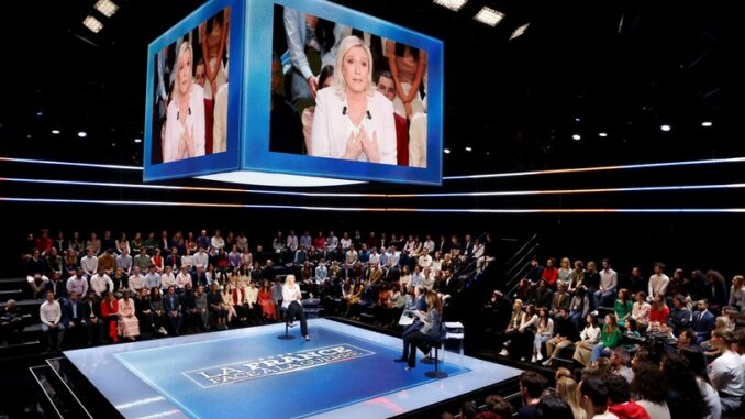 Francja: Pierwsza debata przed wyborami prezydenckimi. Kandydaci spierali się o wojnę