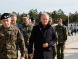 Premier Tusk chwali żołnierzy na granicy z Białorusią. “Postępująca wojna hybrydowa”