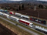 Polska zawiesza ruch ukraińskich ciężarówek. Komplikacje w transporcie międzynarodowym