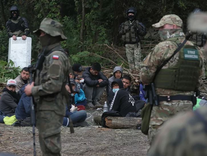 Rząd wycofuje się z własnego pomysłu dot. migrantów. „Budził kontrowersje”