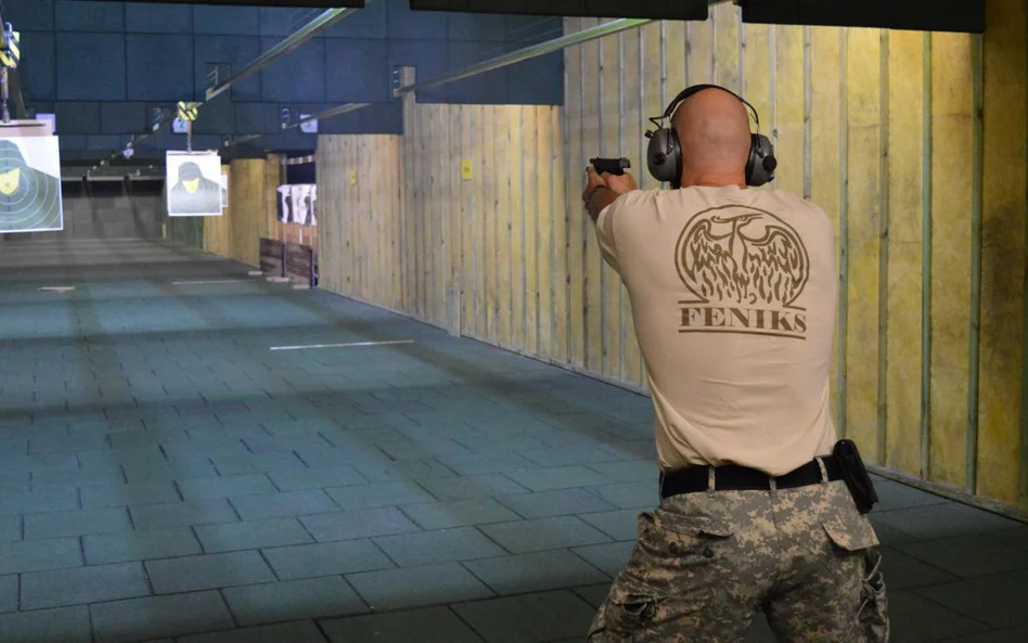 Więzienna strzelnica do naprawy po ćwiczeniach WOT