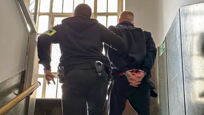 policjanci-rozbili-grupe-oszustow