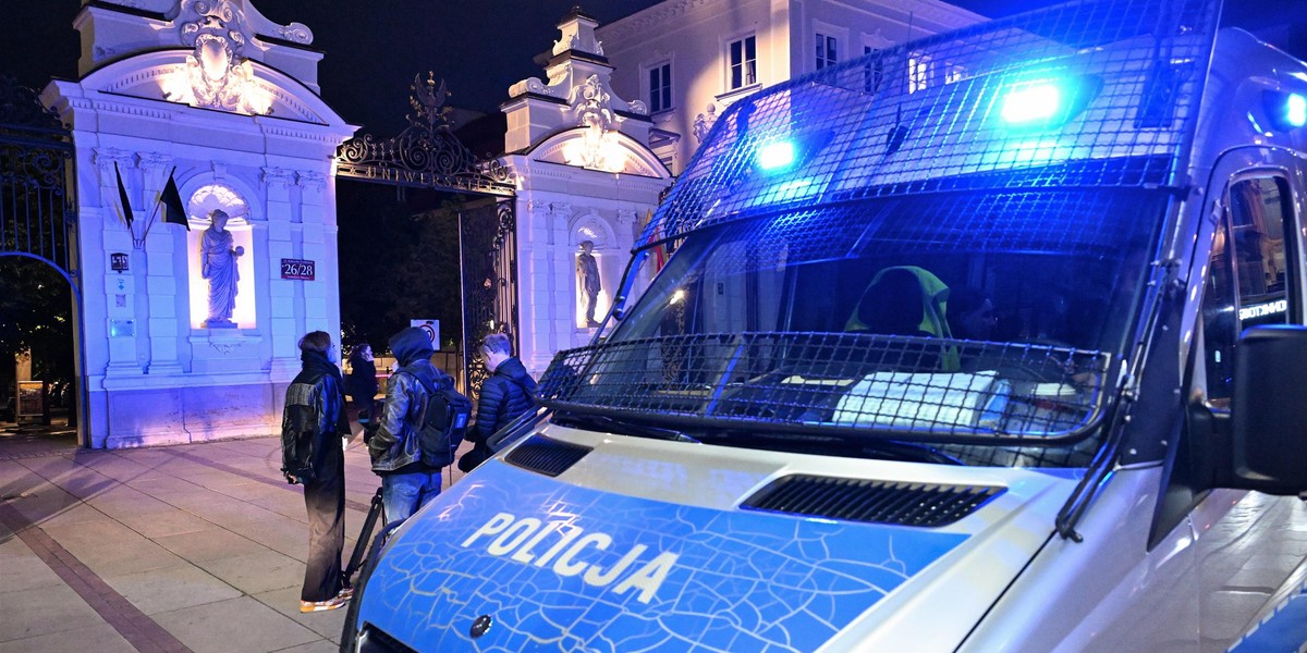 Zbrodnia na Uniwersytecie Warszawskim. Co wiemy do tej pory?
