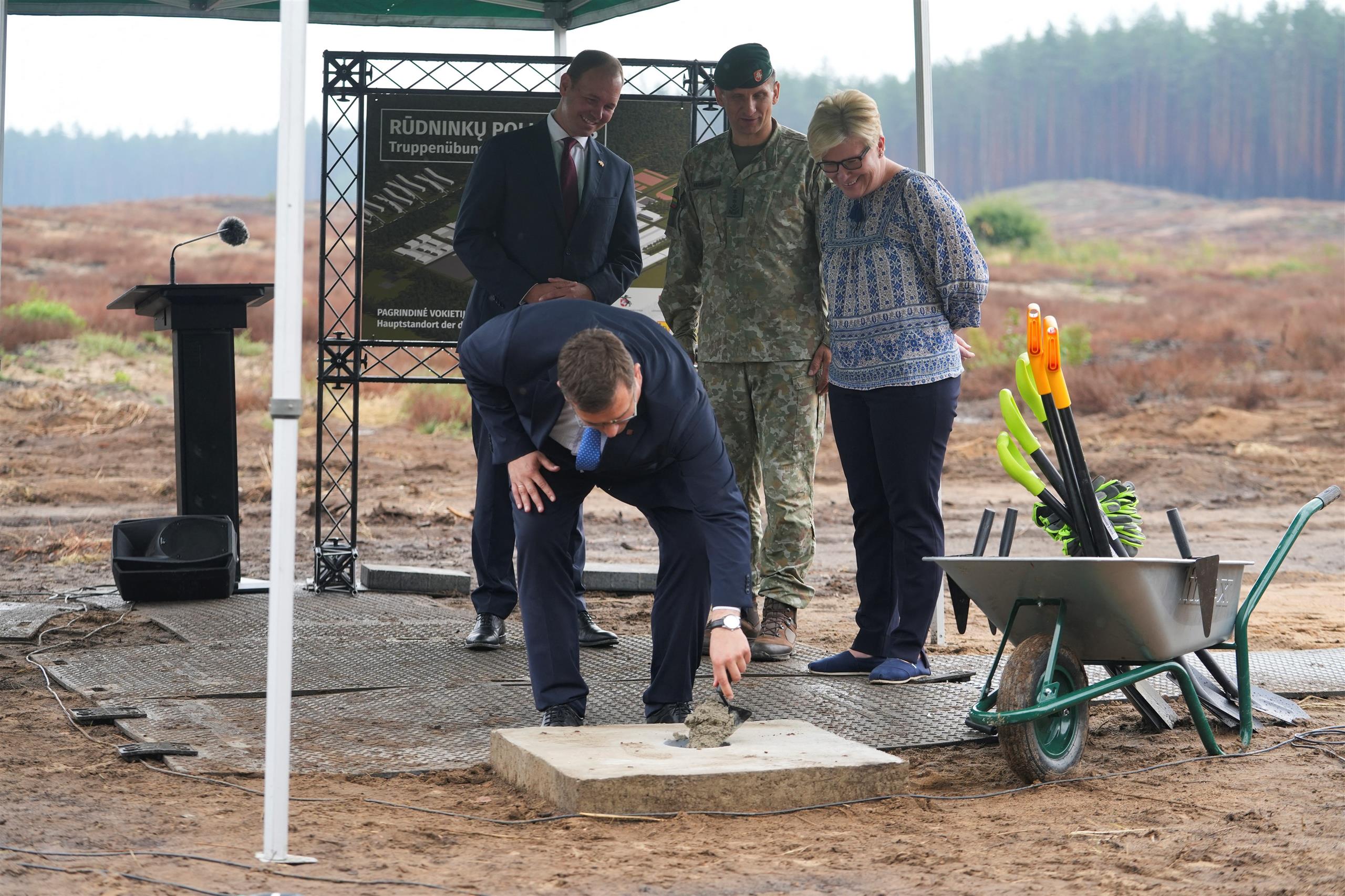 GAŁAŚ: Wyścig zbrojeń w cieniu społecznego upadku: Czy kraje UE i NATO pompują miliardy w obronność bez powodu?
