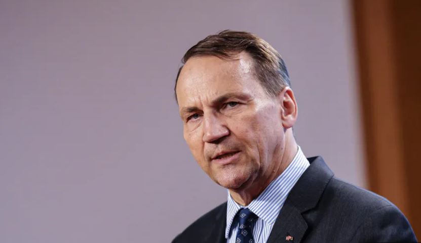 Rosja ma 200 brygad. Sikorski porównał do potencjału UE