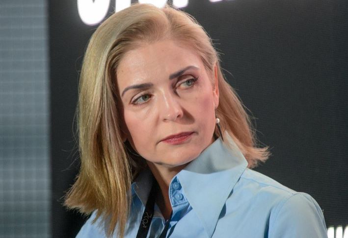 Mucha grilluje PO. Czyta SMS-y, które dostała. „Chorobliwy skowyt ludzi PO”