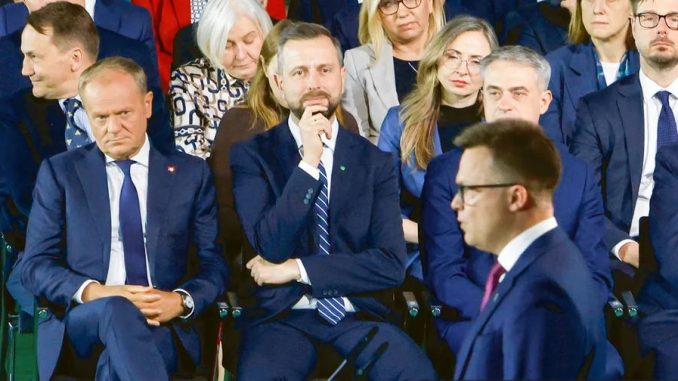 Koalicjanci bez litości dla Tuska. "Zarządza siłowo, nie idzie na kompromisy" niezależny dziennik polityczny