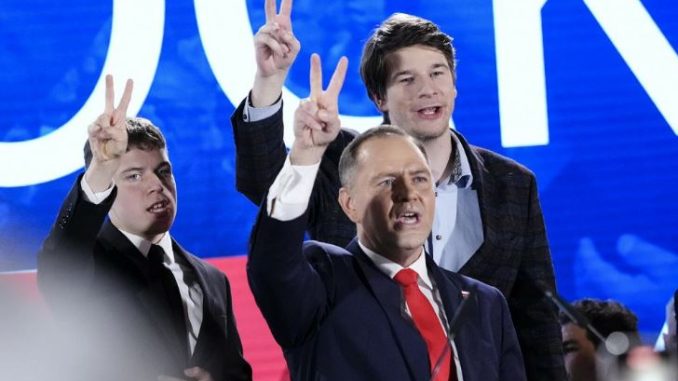 Karol Nawrocki patronem "brunatnej koalicji"? Możemy spodziewać się "niezłych turbulencji" niezależny dziennik polityczny