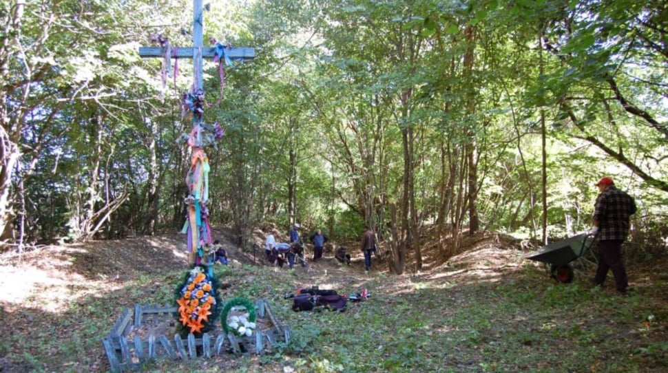 EKSHUMACJE W UGŁACH WCIĄŻ NIEROZPOCZĘTE MIMO ZGODY UKRAINY