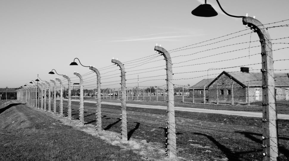 „POLACY DOPUŚCILI SIĘ WSPÓŁWINY W PROWADZONYM PRZEZ NIEMCÓW HOLOKAUŚCIE” – PISZE NIEMIECKA GAZETA „FAZ”