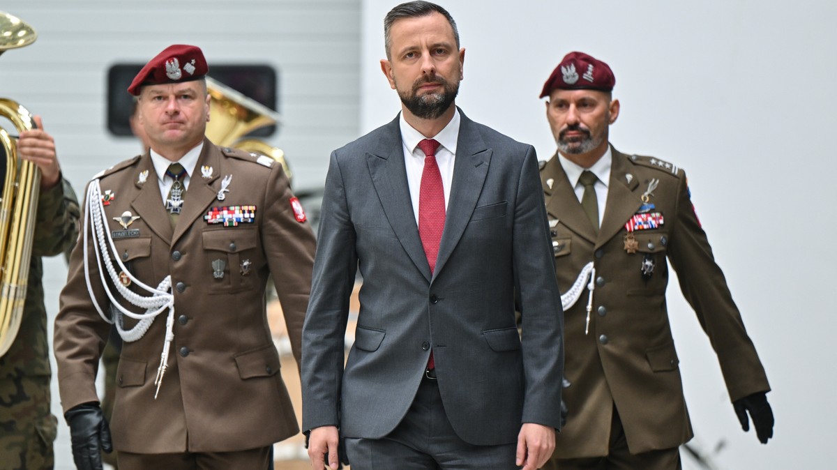 W armii wrze po decyzjach szefa MON. „Zięć prezydenta, syn generała i brat ministra”