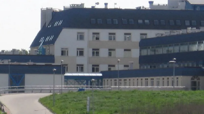 Szpital oddaje pracowników zewnętrznej firmie. "Potraktowali nas jak śmieci" niezależny dziennik polityczny