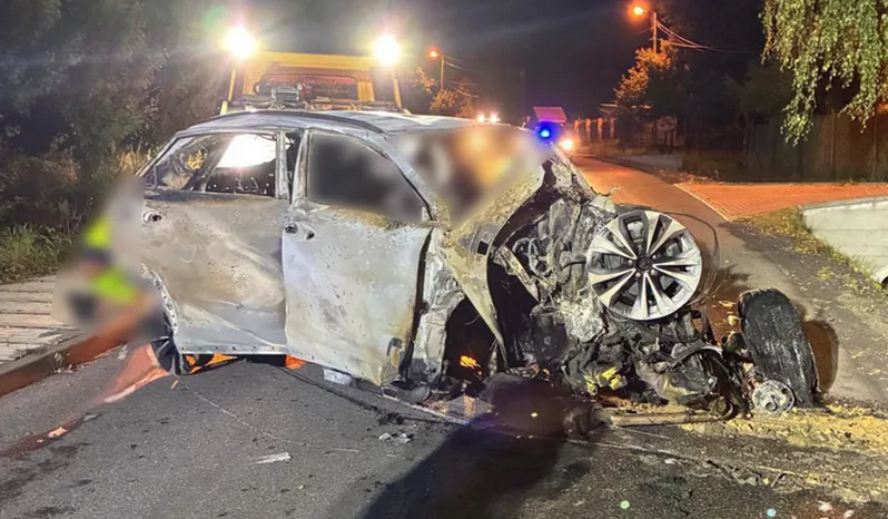 Auto w płomieniach. Już wiadomo, kim były ofiary