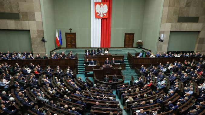n5adu5pvt1jpiqbDuże zmiany w Sejmie. PiS wprowadzi czworo nowych posłów https://www.polsatnews.pl/wiadomosc/2025-08-07/duze-zmiany-w-sejmie-pis-wprowadzi-czworo-nowych-poslow/wbn5ku734hc3cefts