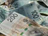 600 zł do emerytury za urodzenie każdego dziecka dziecka. Pismo już u Nawrockiego