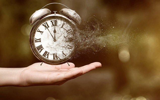 Kiedy jest zmiana czasu w zimowy 2025?