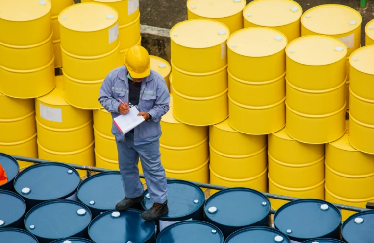 Gorączka na rynkach ropy. Nie słabną emocje po ataku na Katar