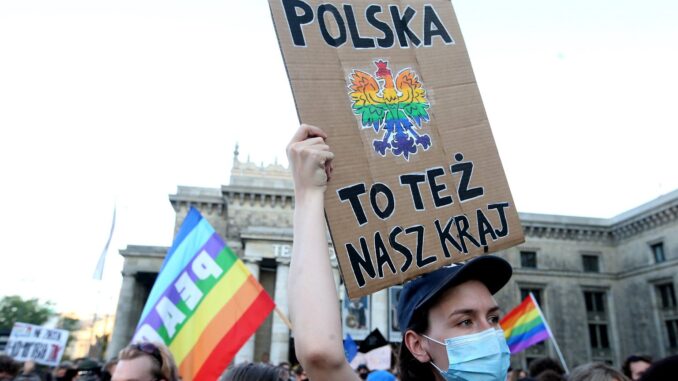 Tradycja kontra nowoczesność: Czy polityka UE szkodzi polskiej rodzinie? hanna kramer dziennik polityczny
