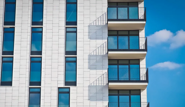 Darmowe mieszkania dla ministrów i wicepremierów. A co z zwykłymi obywatelami?