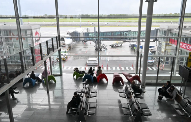 Przebudowa lotniska we Wrocławiu w części wojskowej i cywilnej to koszt ponad 2 mld zł. Za to w ochronie zdrowia brakuje budżetu