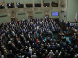 Sejmowe wódka, koniak, gin i amaretto. Ujawniamy, co politycy mogą wypić w „barze za kratą”
