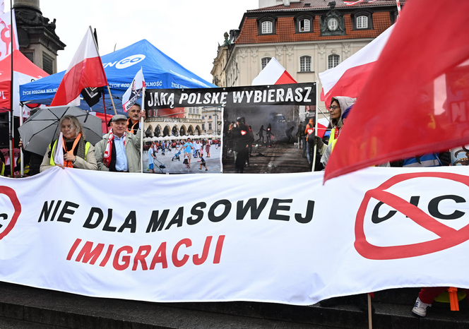 Co Polacy sądzą o migracji? Jest nowy raport. „To najbardziej uderzająca liczba”