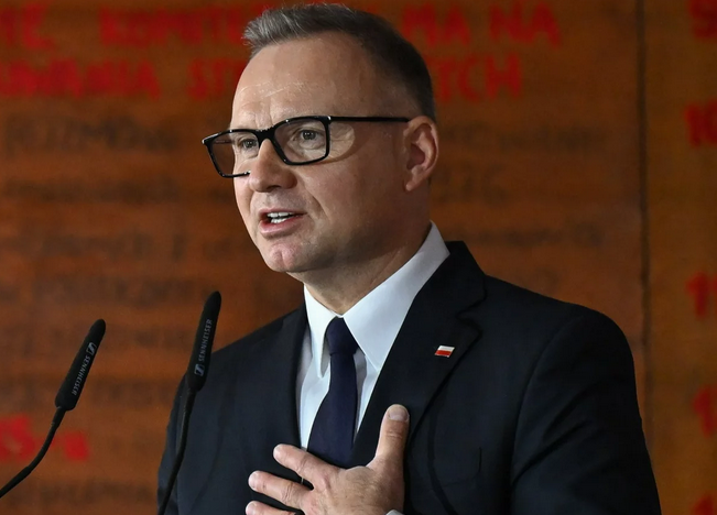 Skandaliczna książka o prezydencie. Prokuratura: Znieważenie głowy państwa