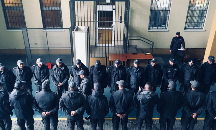 Mieszkaniówka dla Służby Więziennej przyjęta przez rząd. Nie obchodzi ich opieka zdrowotna