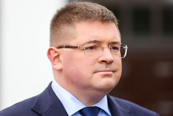 Poseł narzeka na zarobki. Mówi o „finansowej degradacji”