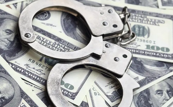 Złote toalety, ale ogromna dziura w budżecie. Korupcja rośnie