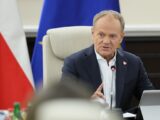 Donald Tusk ostro krytykuje wizytę prezydenta Nawrockiego na Węgrzech