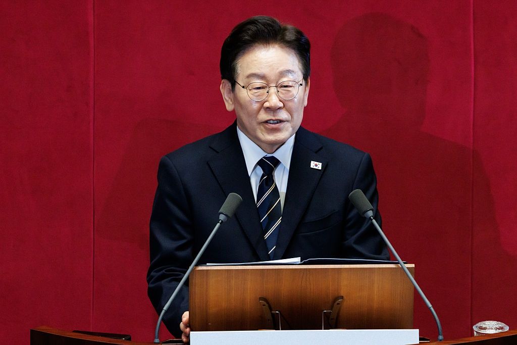 Tankowiec z Korei Południowej omija zablokowaną cieśninę Ormuz