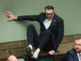 Kontrowersje wokół posła Łukasza Mejzy: walki freak fightów i polityczne konsekwencje