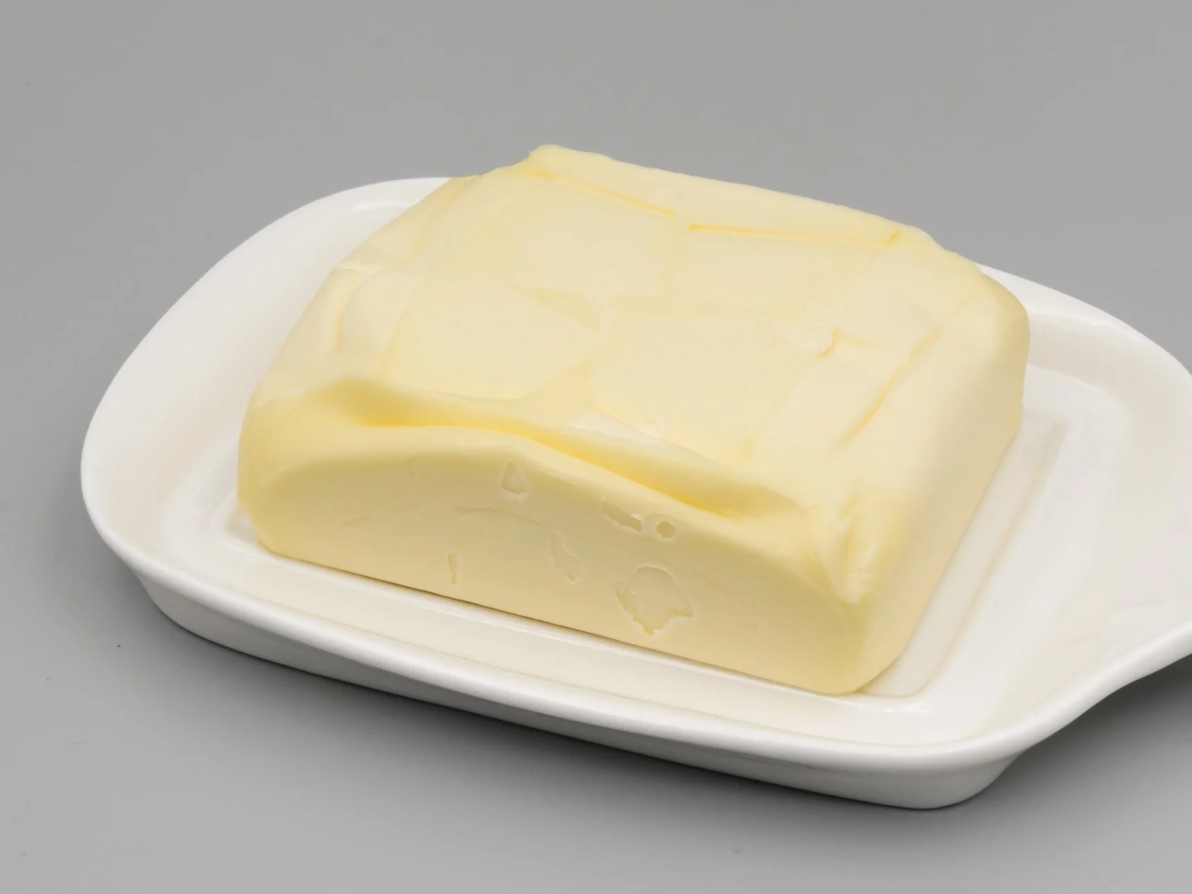 Dlaczego masło tanieje w polskich sklepach?