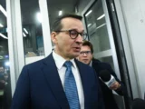 Czy Morawiecki rozważa zmianę kursu w kierunku centrum sceny politycznej?