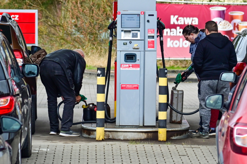 Nowe maksymalne ceny paliw: ceny benzyny i oleju pod kontrolą