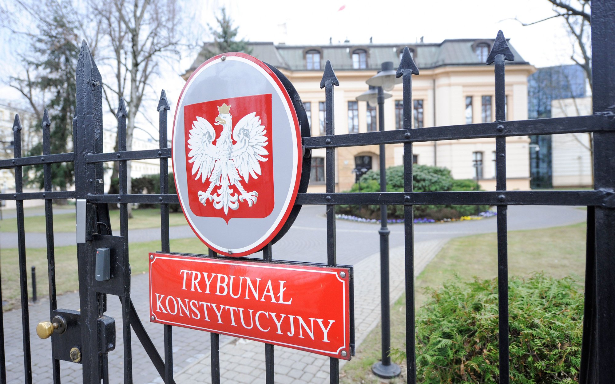 Czy mamy do czynienia z nową formą „dublerstwa” w Trybunale Konstytucyjnym?