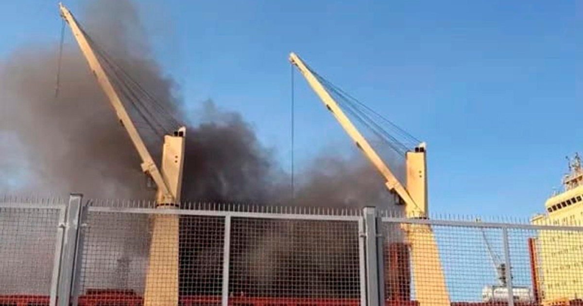 Pożar na Cypryjskim Statku w Gdańsku: Strażacy gwałtownie Opanowują Sytuację