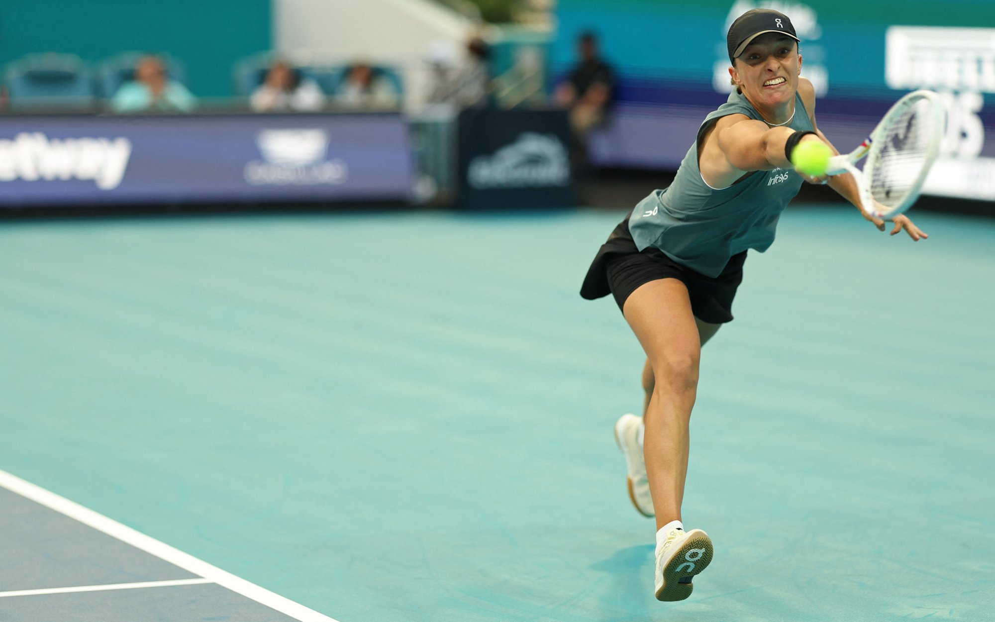 Iga Świątek przygotowuje się do turniejów z nowym trenerem