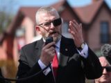 Polityczna dynamika w Polsce: Koalicja Obywatelska zyskuje, PiS w strategicznym dylemacie