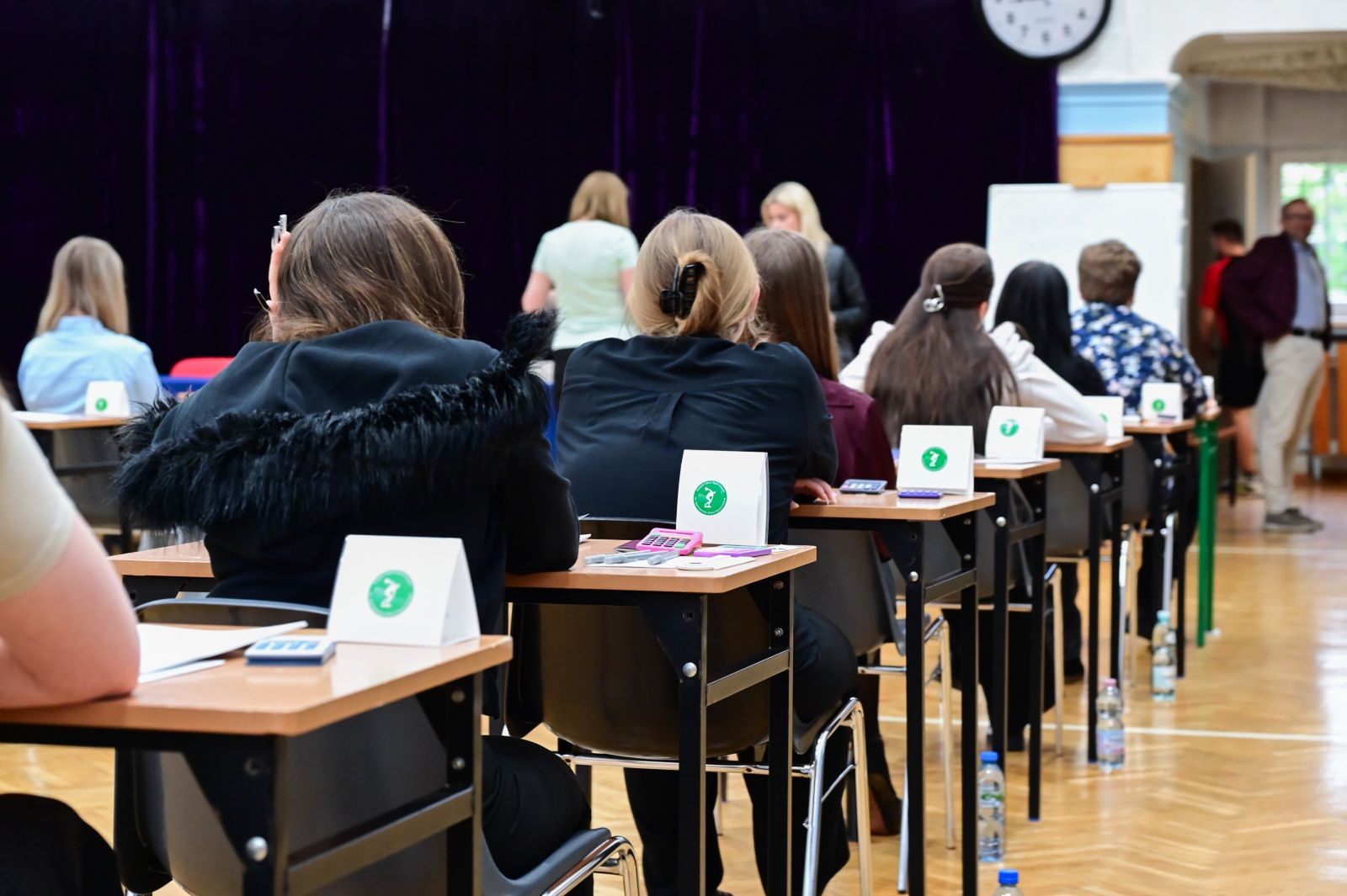 Matury unieważnione z powodu wniesienia telefonów